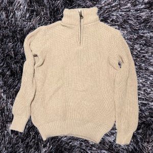 Boys Children’s Place sweater, size small, cream colored